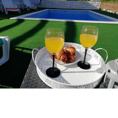 Holiday House M&A&K with swimming pool