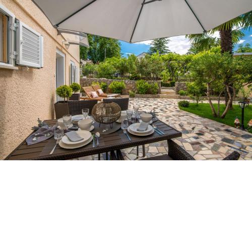 Holiday House Serenity