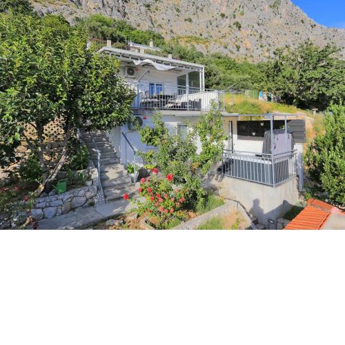 Holiday house with a parking space Borak, Omis - 19020