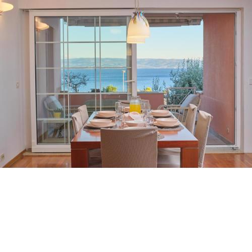 Holiday Seaview Apartment