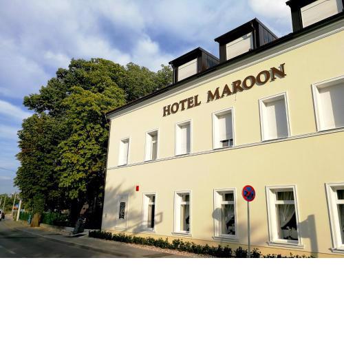 Hotel Maroon