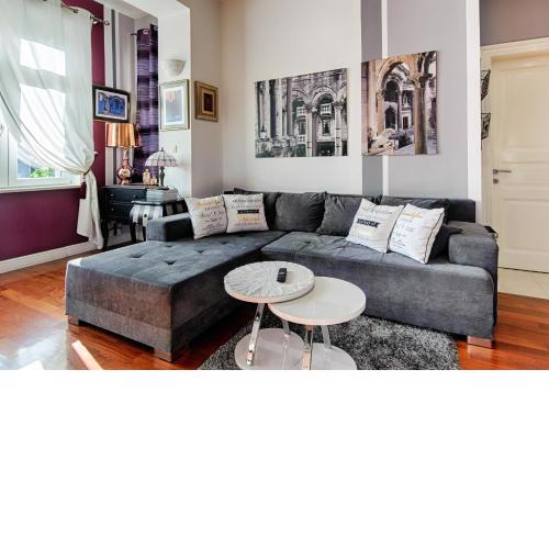 House DelMarco