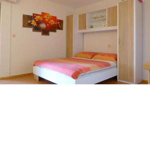 Ivasnjak apartment with a sea view