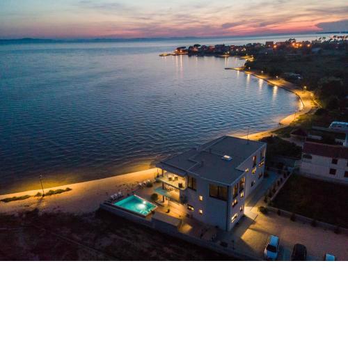 Jimmys Beach 2