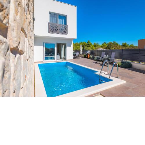 Katrya luxury villa