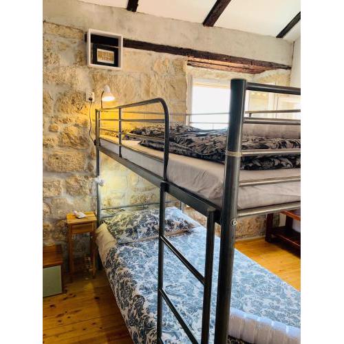Kingslanding Old Town Hostel
