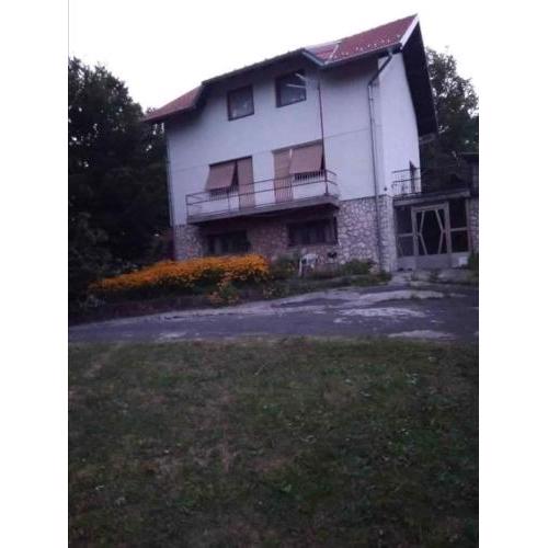 Kuca na bregu