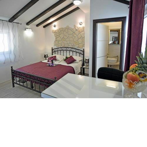 Kuzma Rooms and Apartments
