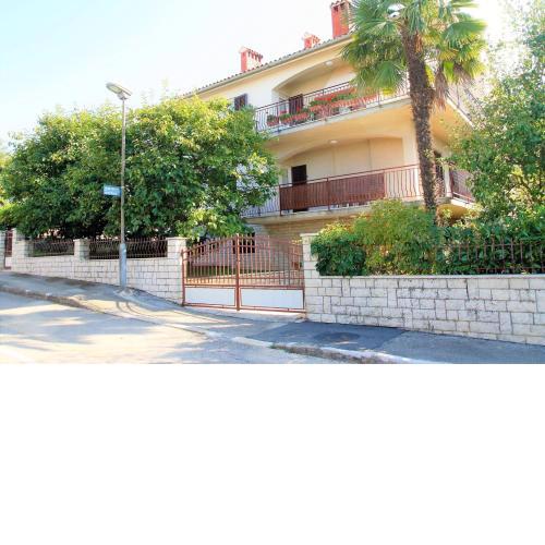 Labinac Ines, only 300 m from Beach