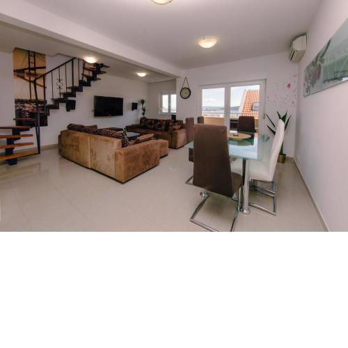 Large 3-bedroom apartment near Split Dalmatia