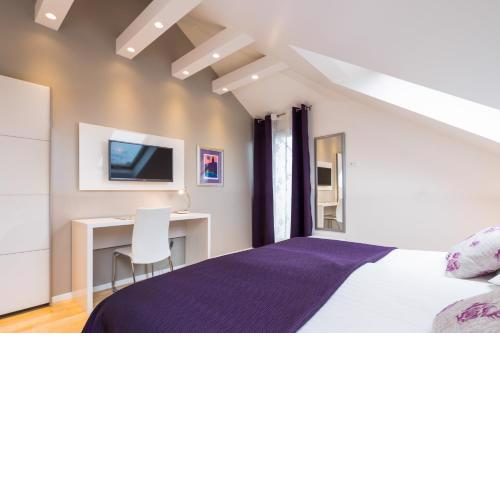 Laura Lux Suites