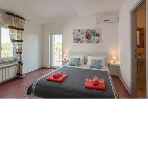 Lavander 3 private room with bathroom and balcony