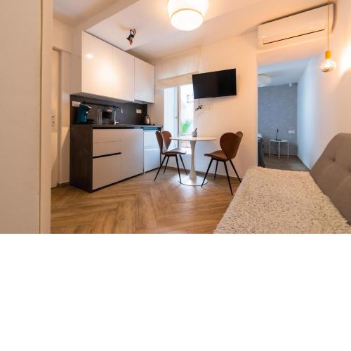 L&B amphitheater apartments
