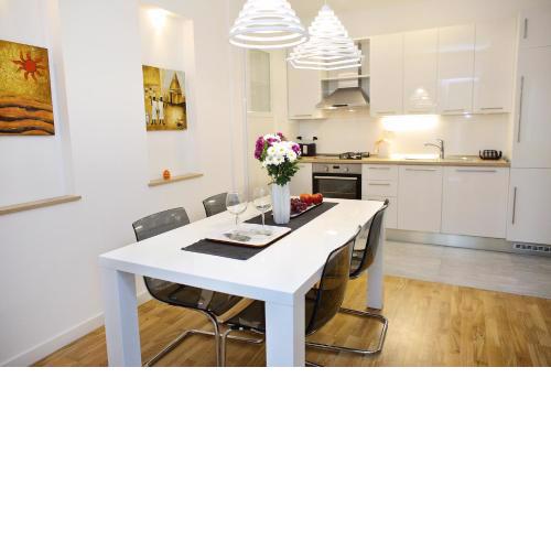 Le Monde Apartment