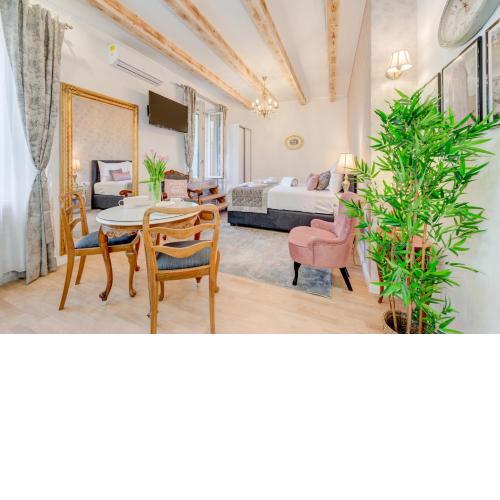 Le Monde Luxury Accommodation