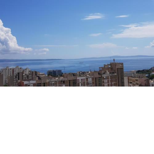 LEILANI -Stunning view apartment near the center!