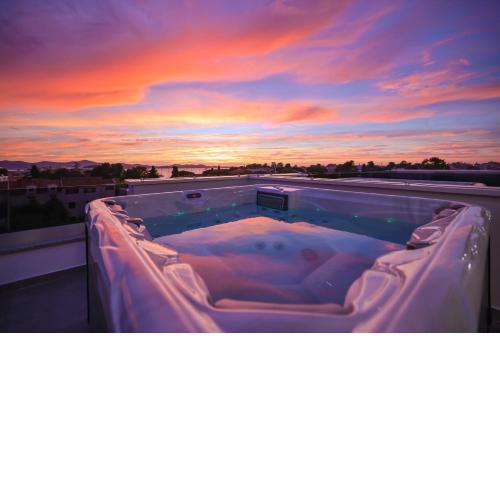 Leonardo Luxury Residence 1 Penthouse with jacuzzi