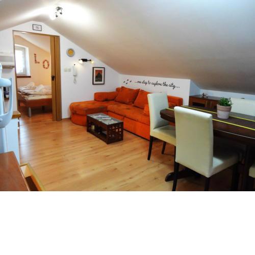 Lovely attic apartman-Melani