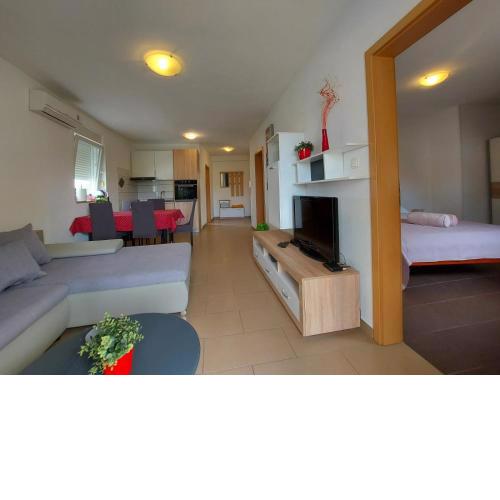 Luciano Apartment