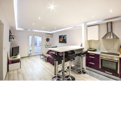 Luna Apartment