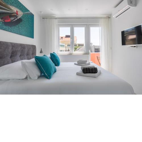 LUX CITY CENTER| EN SUITE BATHROOM| BALCONY