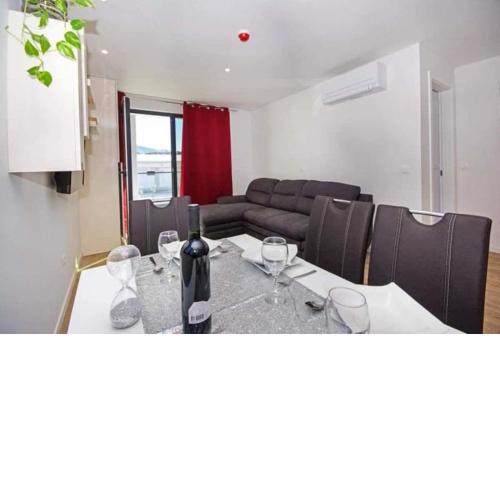 Luxe apartment Nevena