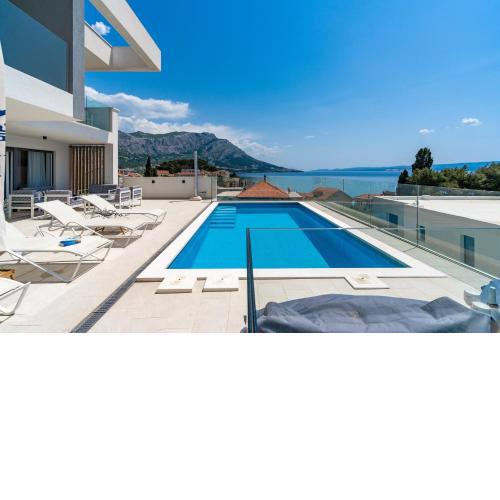 Luxurious VILLA LAPIS - heated pool, sauna, gym and spa, 120m to sandy beach