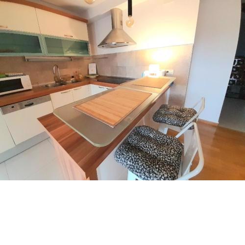 Luxury Apartment, Beach Area