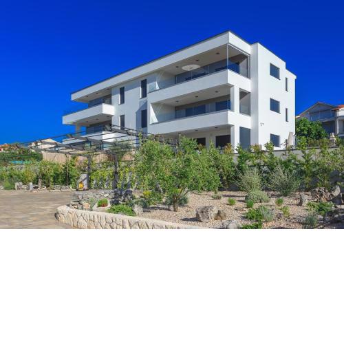 Luxury Apartment Claudia with Sea View
