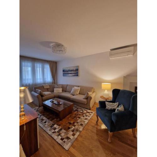 Luxury apartment Giralda
