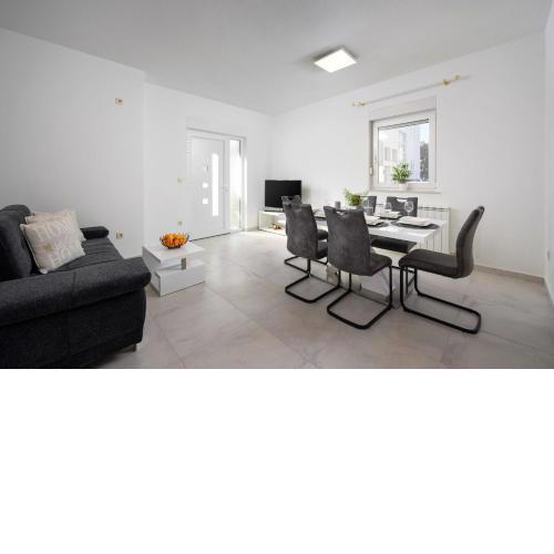 Luxury apartment Ketty