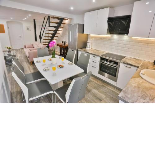 Luxury apartment Lioness