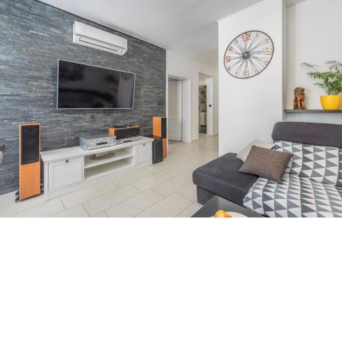 Luxury apartment with Private Garden - Puntizela