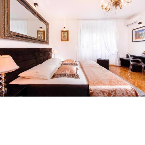 Luxury APP OLD TOWN PALACE