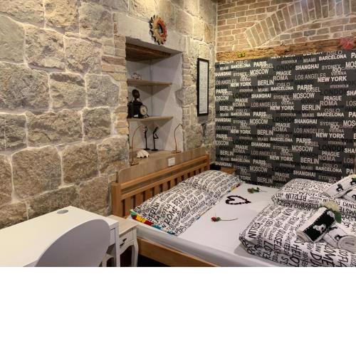 Luxury Art Room