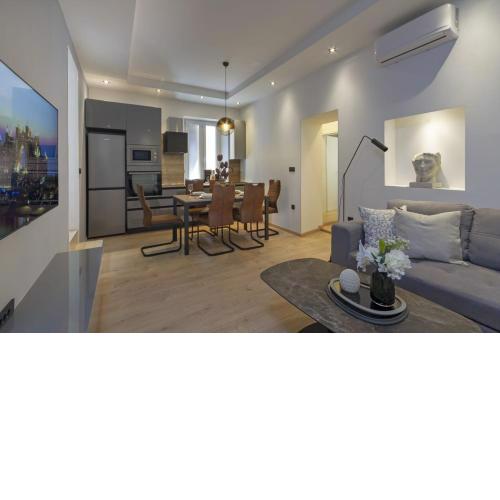 Luxury Arta Apartments City Center - with Private Parking