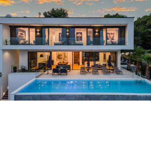 Luxury TABOO Villa & Spa