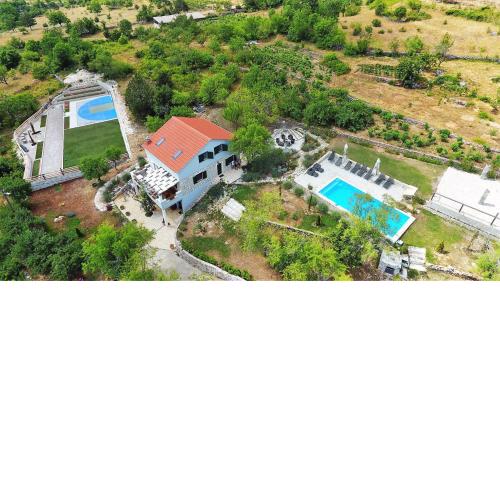 LUXURY VILLA HEAVEN nr. 2