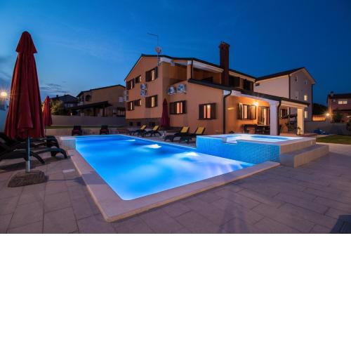 Luxury villa Hedone with pool & whirpool in Pula near the beach