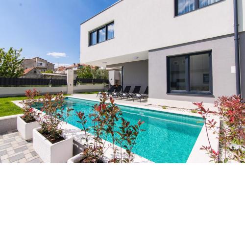 Luxury Villa Split Lady 1 with private pool near the beach in Split - Kastel Kambelovac