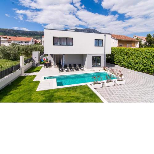 Luxury Villa Split Lady 2 with private pool near the beach in Split - Kastel Kambelovac