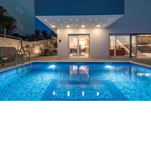 Luxury Villa Sun Stone heated pool & whirlpool