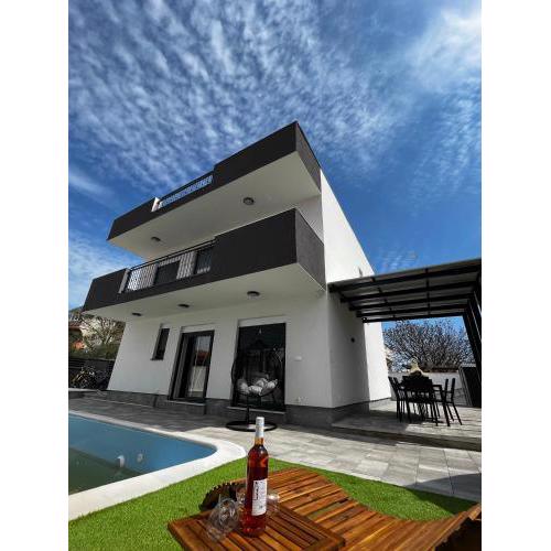 LuxVilla AURORA