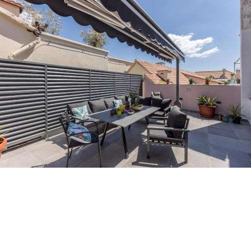 Main Square Duplex with Rooftop Terrace