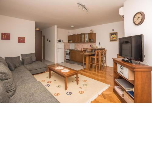 Makarska Center Apartment