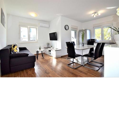 Maris Apartment