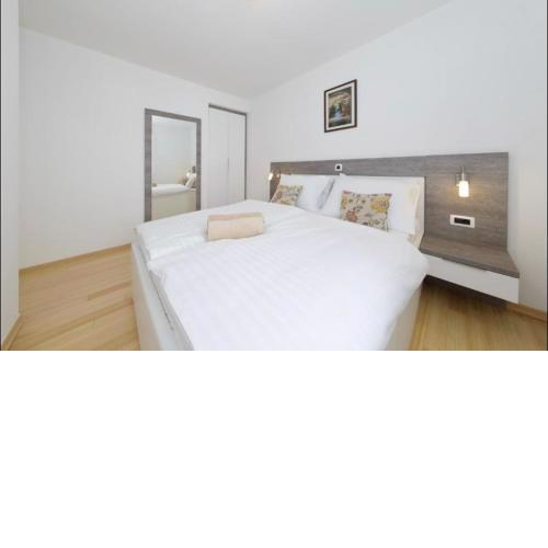 Maya Apartment