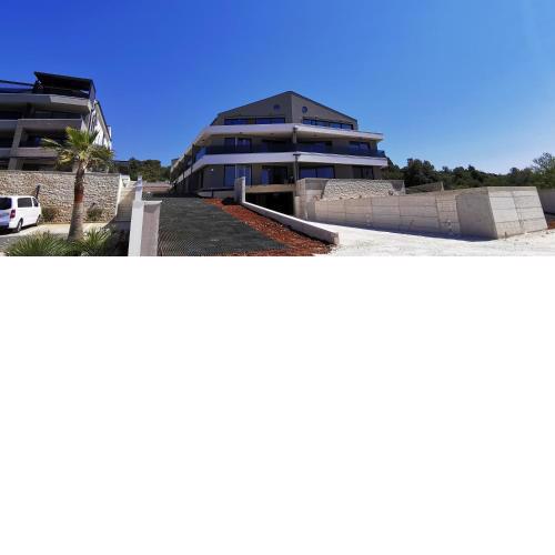 MERLIN SEA VIEW APARTMENT