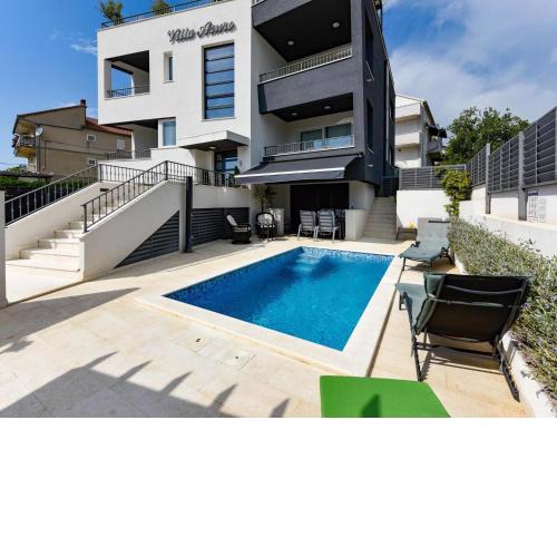 Modern Villa in Sveti Filip i Jakov with Swimming Pool