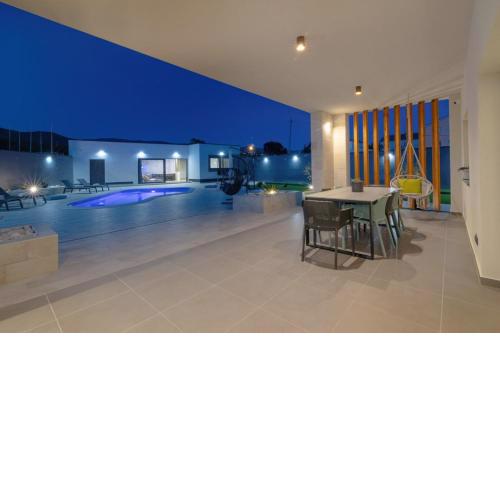 Modern villa with private pool near Novi Vinodolski